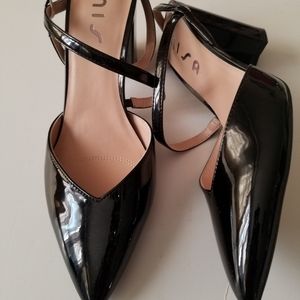 Brand New Unisa *Marliee* Pointed Toe Block Heel Pumps.  New with No Box.